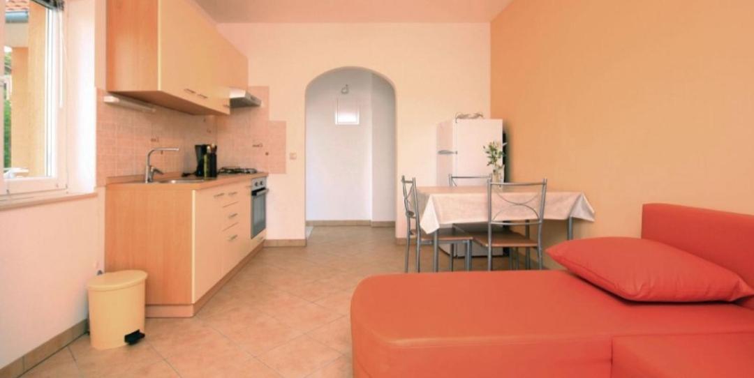 Apartment Petra Raslina Exterior foto