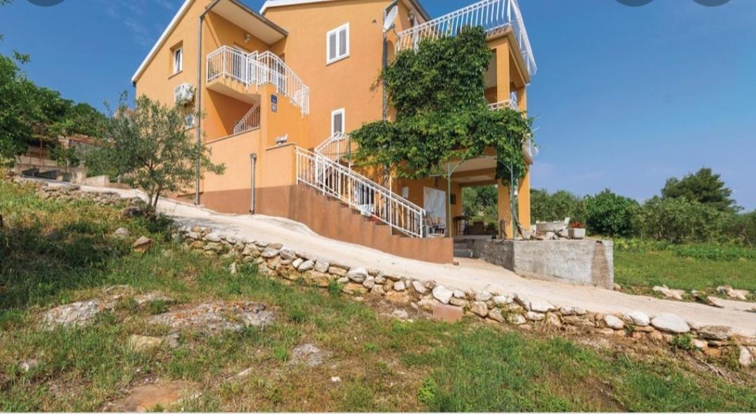 Apartment Petra Raslina Exterior foto